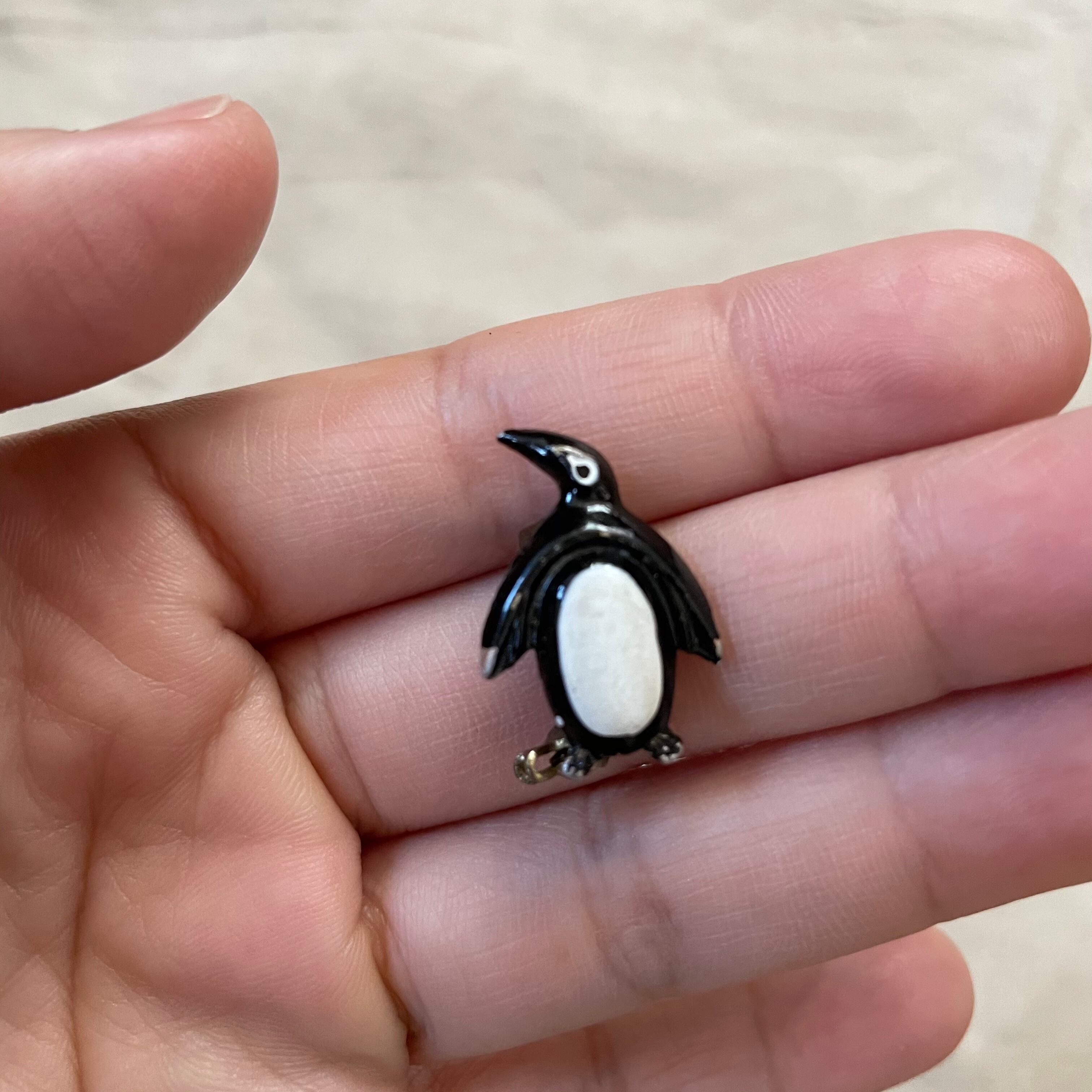 小さなペンギンブローチ