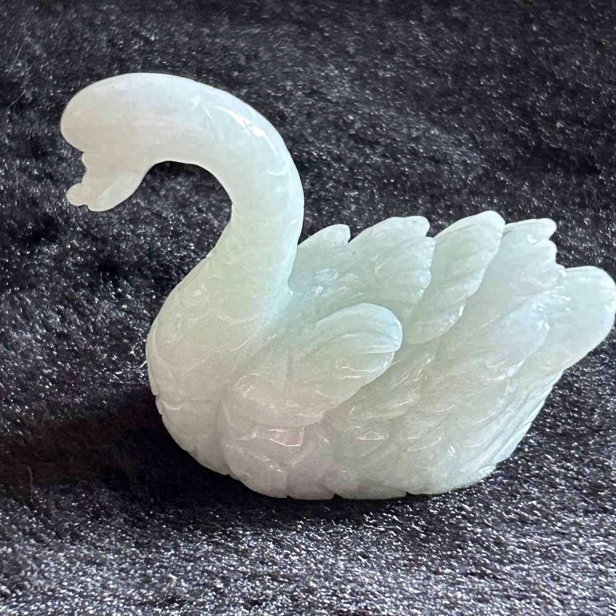 本翡翠置物 ミャンマー産 無含浸 無着色 白鳥 限定品 一点物 | FARBE