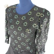 社交ダンス 衣装 スタンダード ドレス ワンピース パーティ衣装 女性用 レディース オールシーズン 黒 ブラック系 レース Sanline サンリーヌ シック 上品 おしゃれ モノトーン 結婚式 フォーマル デザイン 美しい 着丈 約111cm トレンド ラメ 光沢感 サイズ感 ゆったり フェミニン 伸縮性なし 肩パッドあり 日本製 レーヨン ナイロン 高品質 シンプル スタイリッシュ 丈感