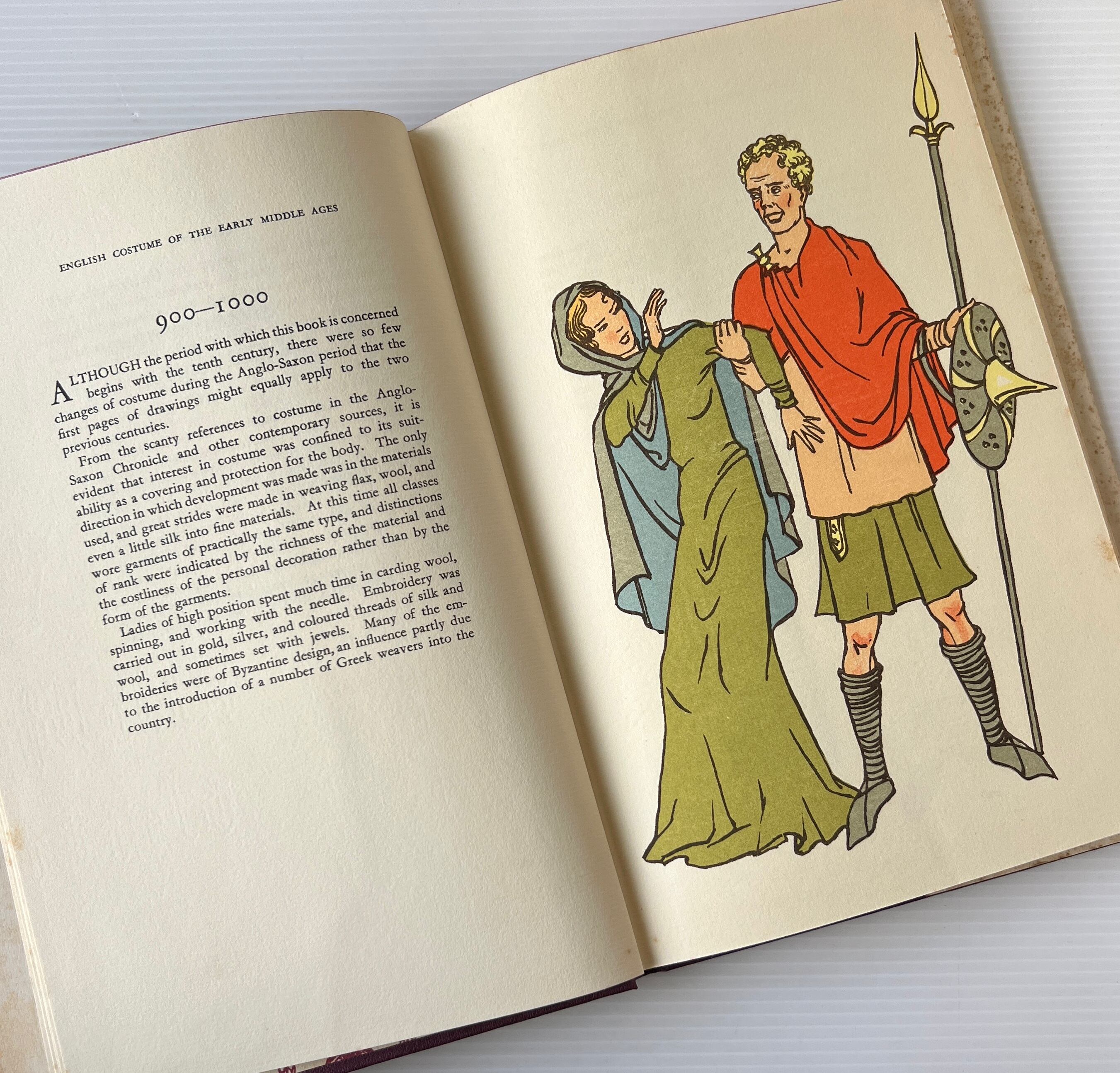 English Costume of the Early Middle Ages: The Tenth to the Thirteenth Centuries / Iris Brooke / A. & C. Black Ltd.