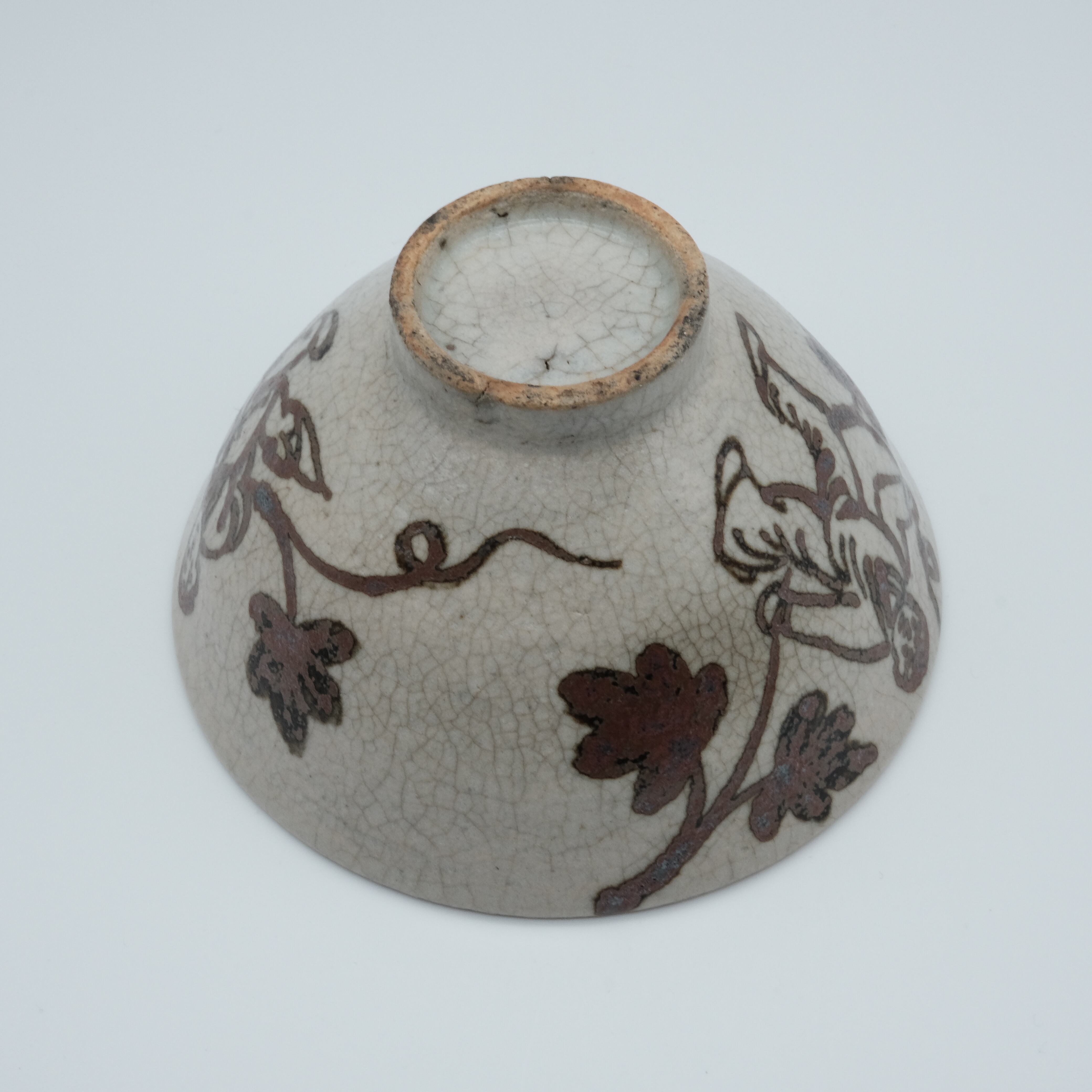 李朝 白磁 鉄絵碗 童子と葡萄 | まるや