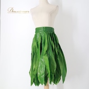 フラダンス 衣装 ティーリーフスカート グリーン系 タヒチアン 緑 葉っぱ ダンス衣装 ハワイアンダンス レディース スカート 華やか 鮮やか アロハ フラ ダンス レッスン 練習 ハワイアン 踊り 練習着 33枚 葉っぱ柄 ボリューム 大人 可愛い ダンス 衣装 練習用 ステージ用 舞台衣装 ハワイアンガール タヒチ ダンス スカート 巻きスカート風 ナチュラル オリーブ系 くすみ系 エメラルド系 グリーン 濃緑 葉っぱ フラガール フラダンスレッスン