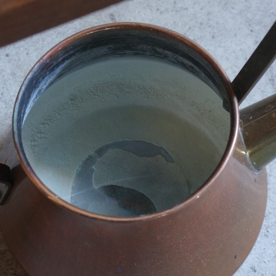 古いフランスの銅薬缶