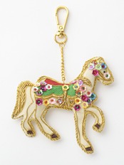 幸せをよぶ　ザリ刺繡　バッグチャーム／キーチャーム　白馬