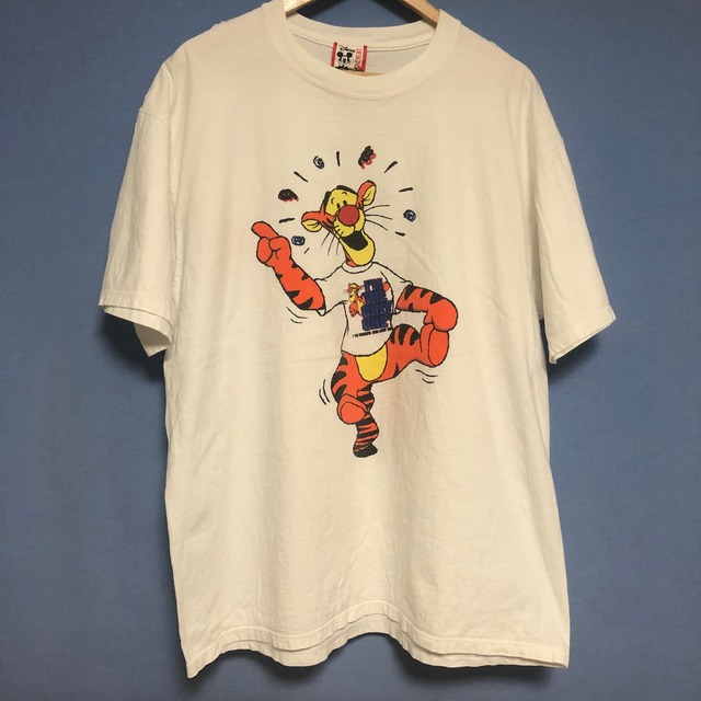 90sティガーがティガーのtシャツ着てるtシャツ Riddle Clothing