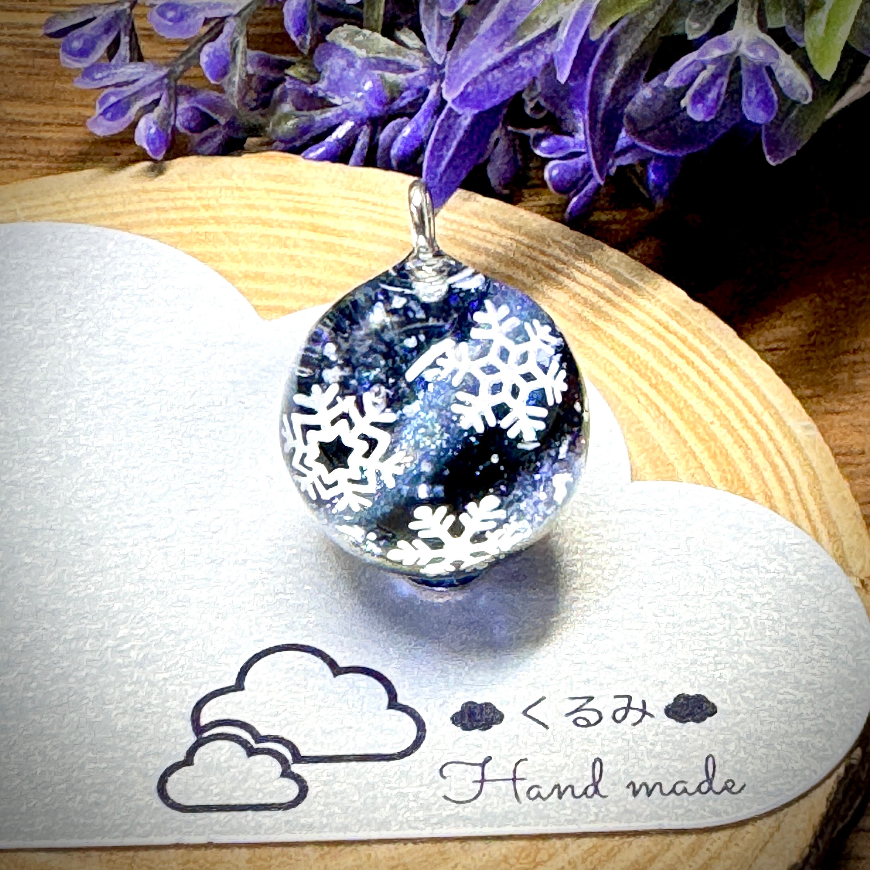 レジンペンダント まん丸 雪の結晶 20mm D