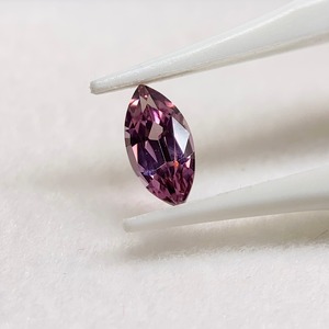 スピネル マーキスカット ルース 0.45ct 紫系 約7mm×3.6mm r-0659