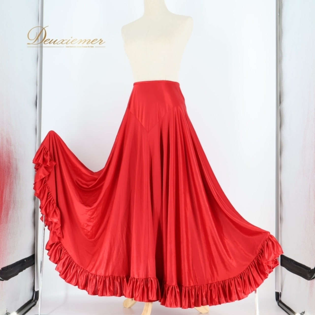 フラメンコ 衣装 ファルダ スカート 赤 レッスン 軽い 薄い フリル 発表会 ペチコート 重ね着 高級感 綺麗 レッド系 光沢感 ベルベット スカートファルダ ロングスカート 大人用 ダンス衣装 レディース