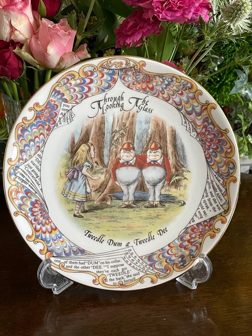 『Aynsley エインズレイ』不思議の国のアリス  鏡の国のアリス ディーとダム Tweedle Dum & Tweedle Dee  Vintage Alice in Wonderland Plateの画像