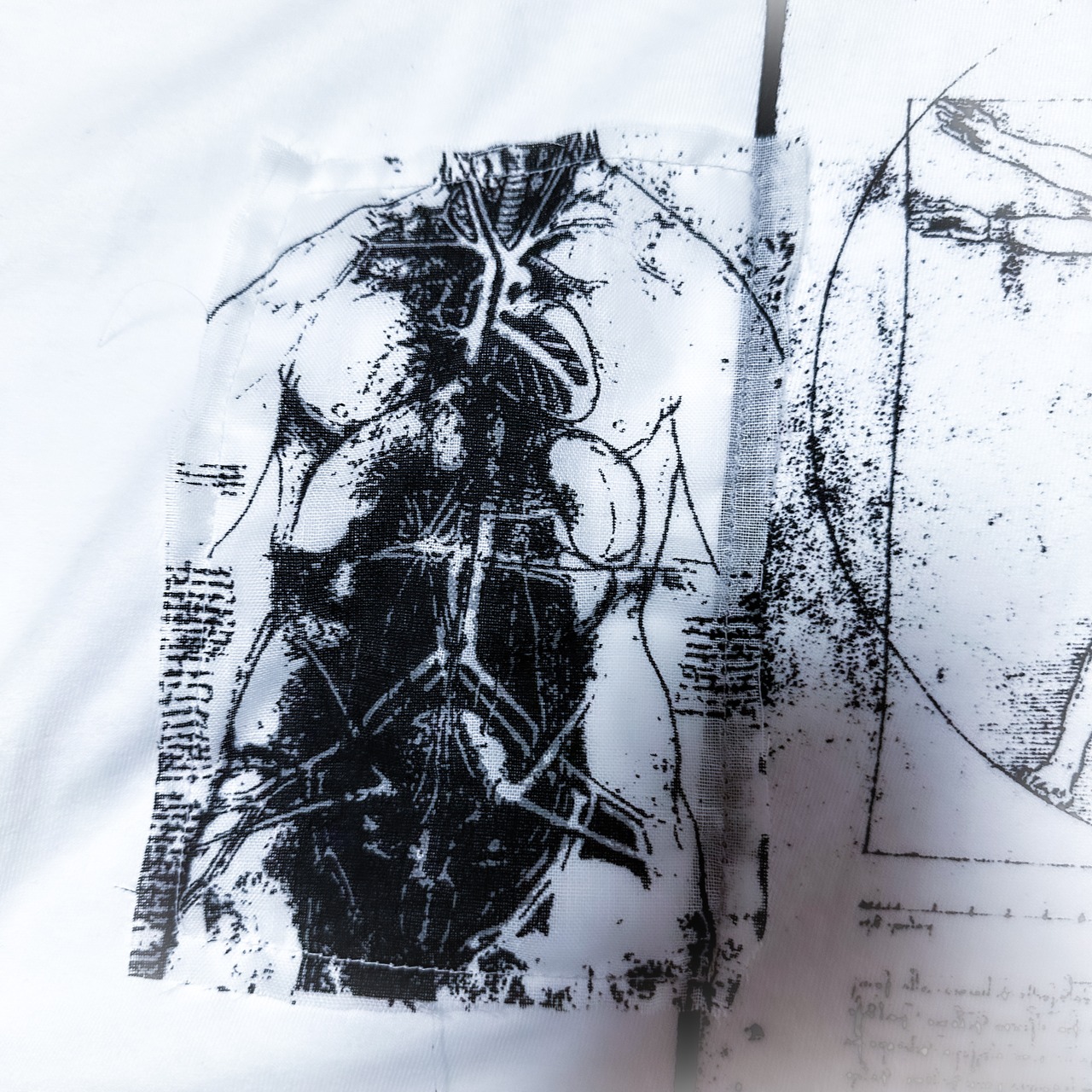 UNFINISHED ダヴィンチ図面Tシャツ24064