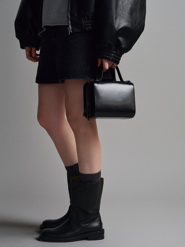 [FACADE PATTERN] Cross Pouch Bag_Black 正規品 韓国ブランド 韓国通販 韓国代行 韓国ファッション ファサード パターン 日本 店舗