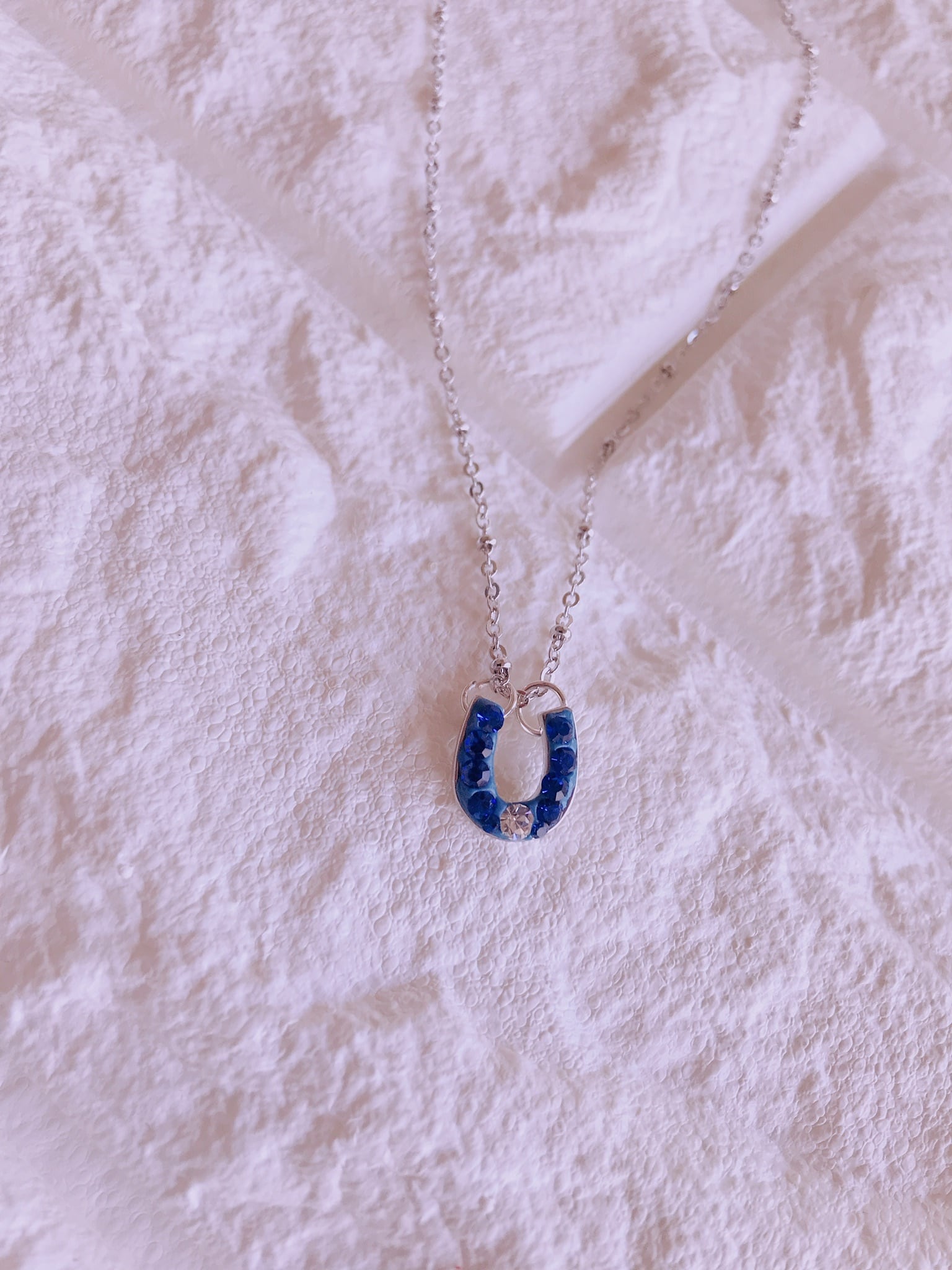 ホースシューネックレス