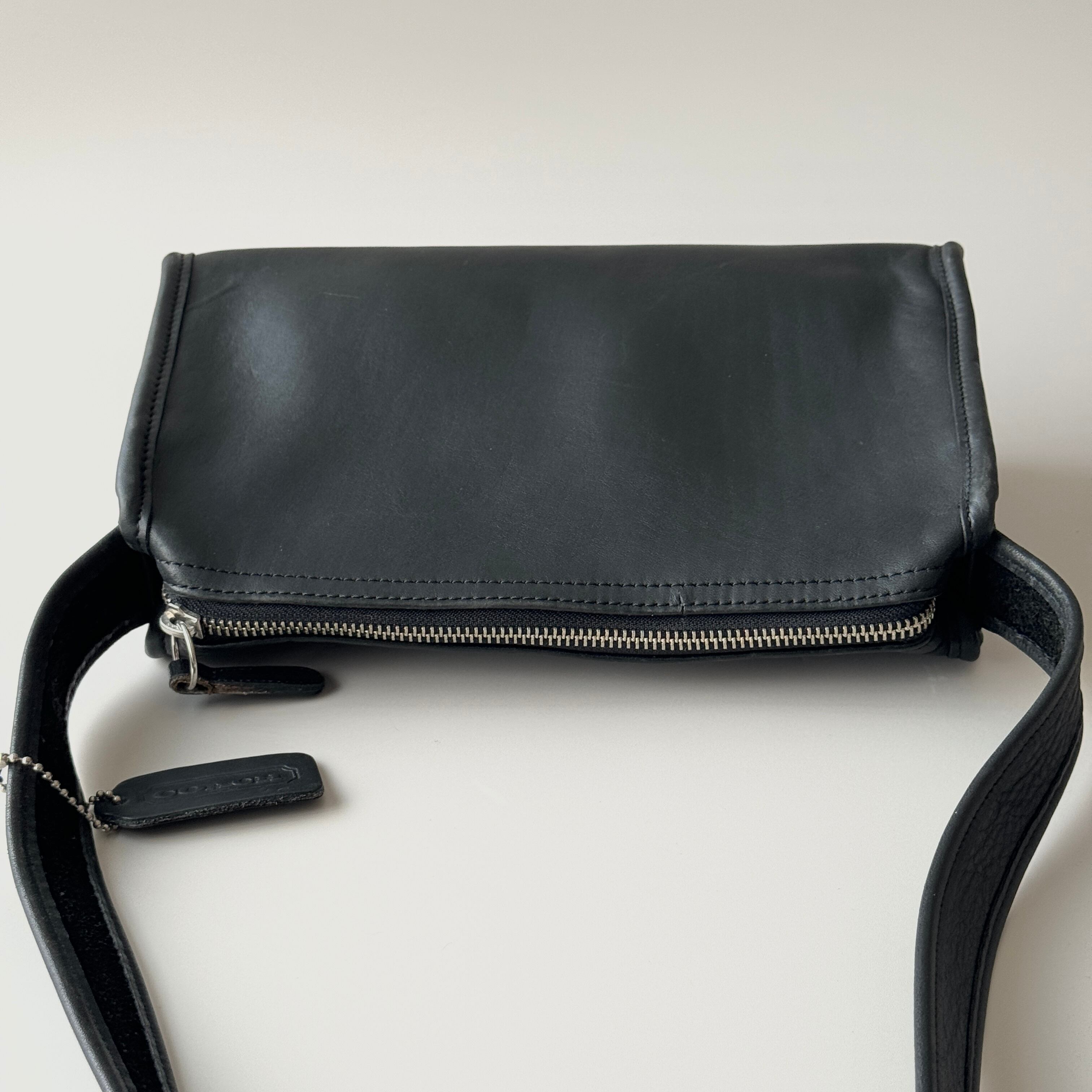 Vintage Coach 9057 Aero Small Zip '99 | ONE VINTAGE