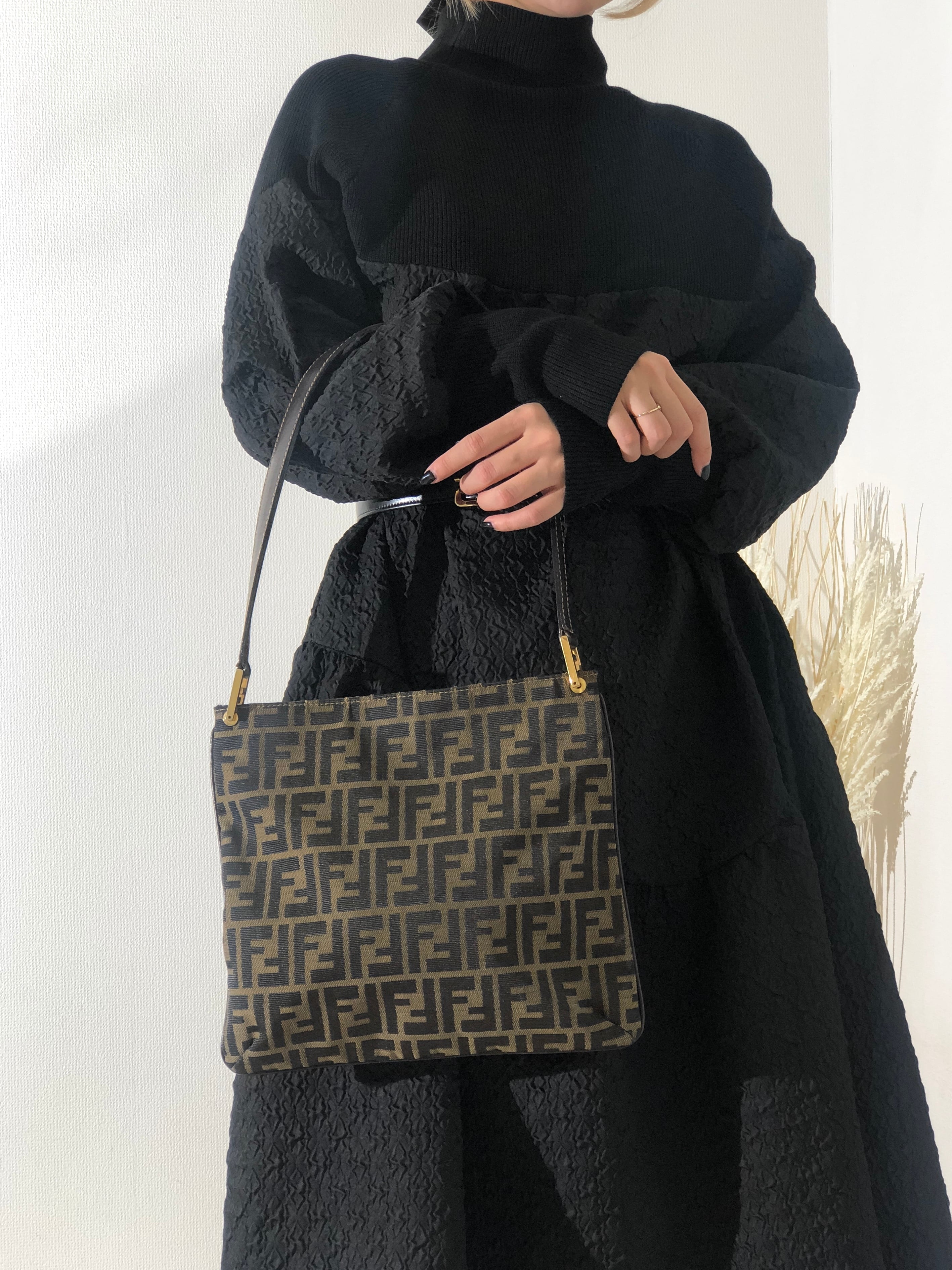 FENDI ヴィンテージ ジャガード ズッカ柄 ジップ パーカ FENDI(フェンディ)よりズッカ柄ジップパーカーのご紹介です！｜2025年