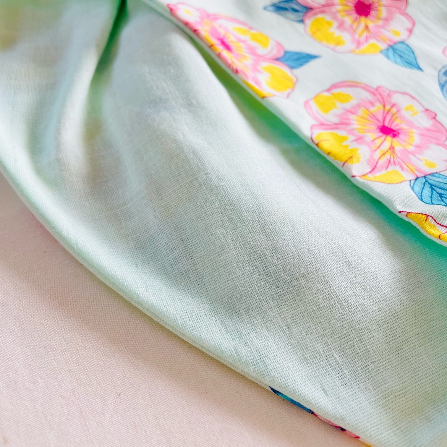 フンティ「水辺の花」