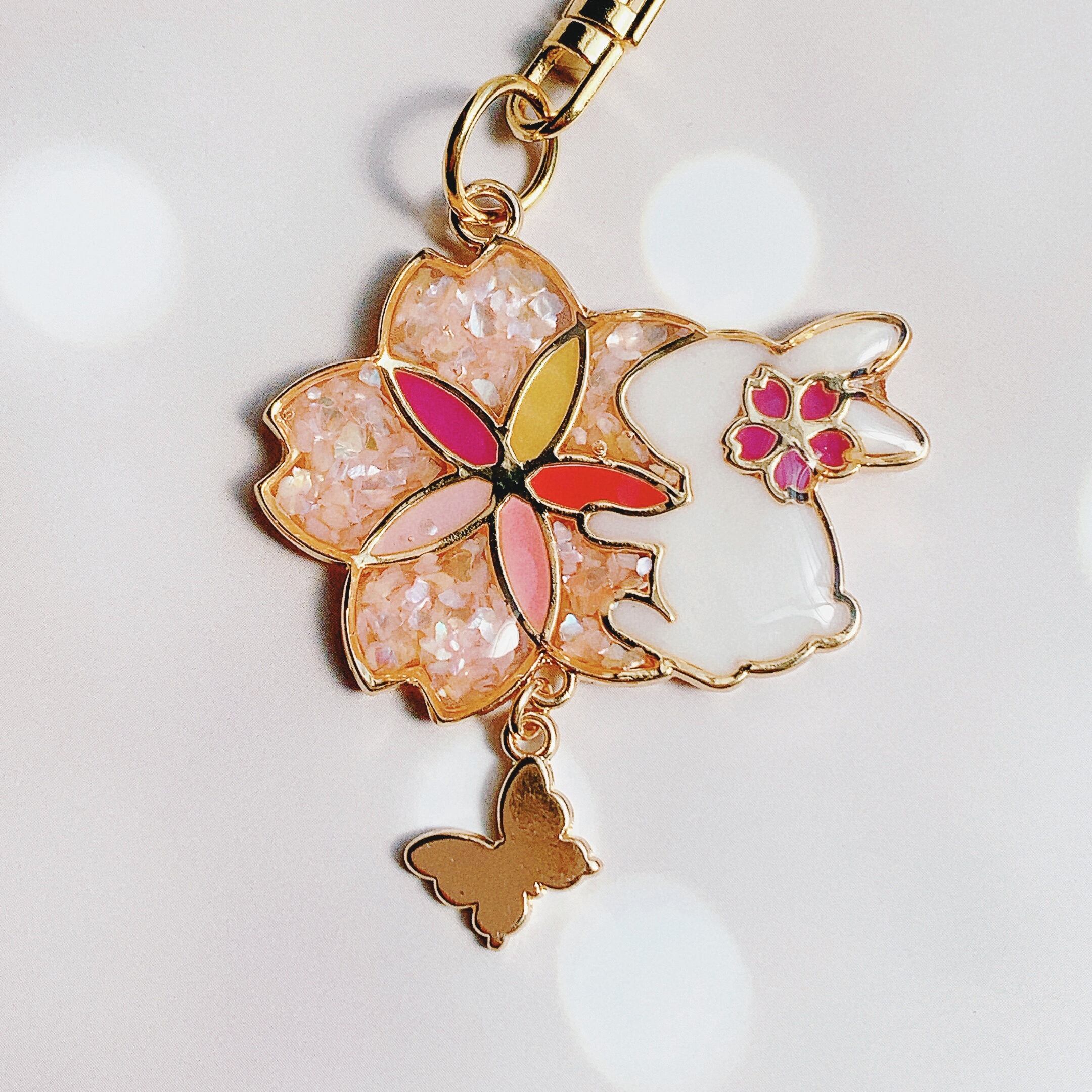 蝶々と桜と白うさぎ キーホルダー / ゆめかわの世界 プティララ