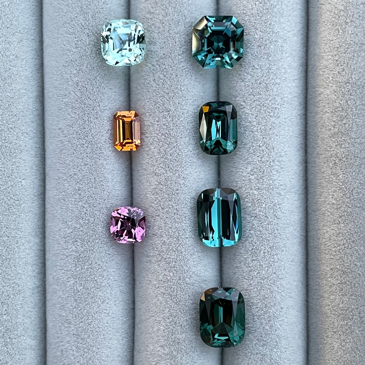 ティールカラートルマリン クッションシェイプ 9.2x6.9x5.8mm, 2.72ct ナミビア産