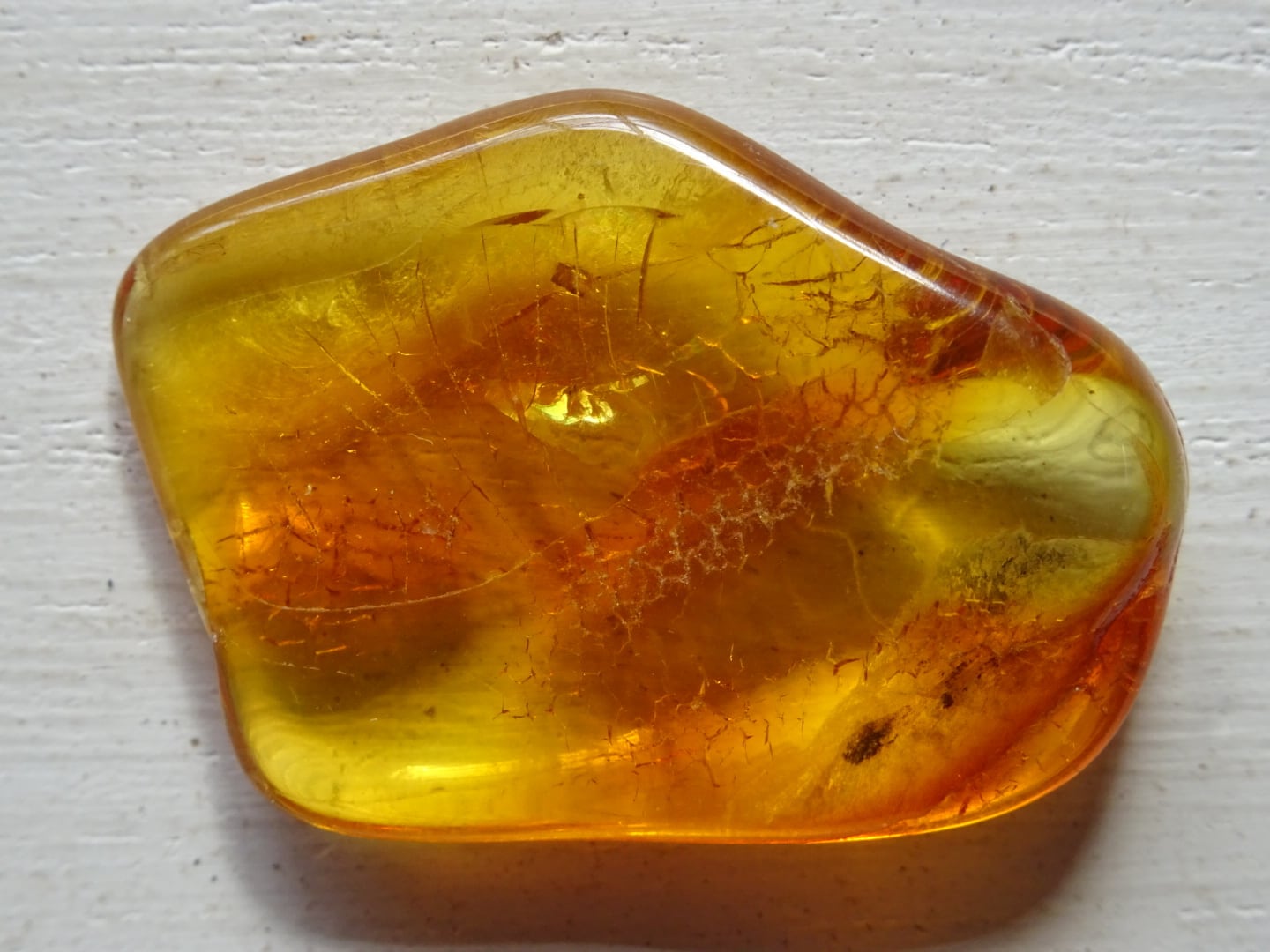 バルト海の琥珀（バルティックアンバー）No.4 ~蜜色の宝もの~ | 虹石屋