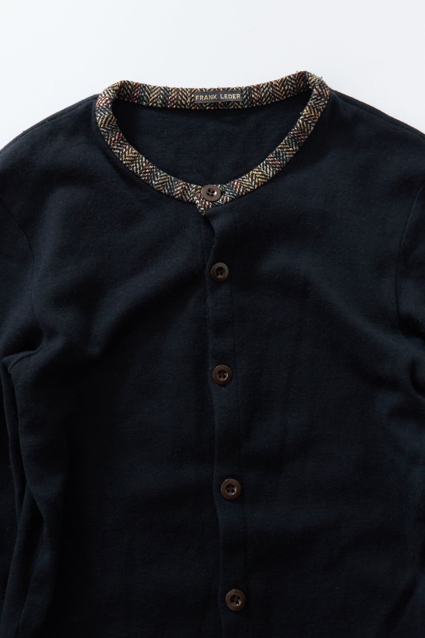 FRANK LEDER HERRINGBONE COLLAR BLACK CARDIGAN | Reben｜デザイン