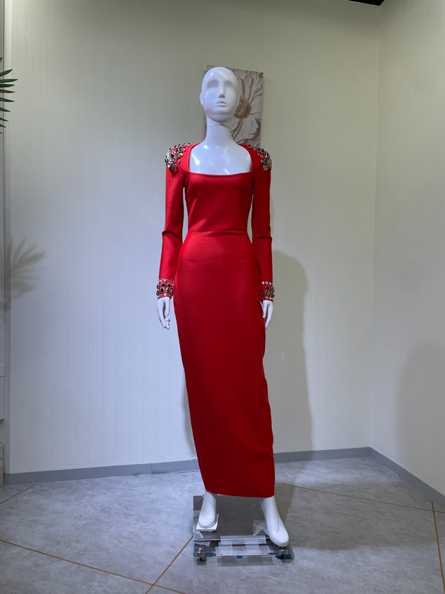 【新品DRESS 4823】カラフルビジュー パワーショルダー スクエアネック ストレッチ タイト ロングドレス レッド【インポート】