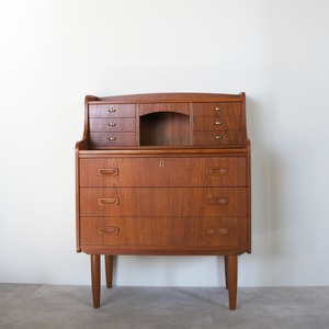 Bureau / BU001