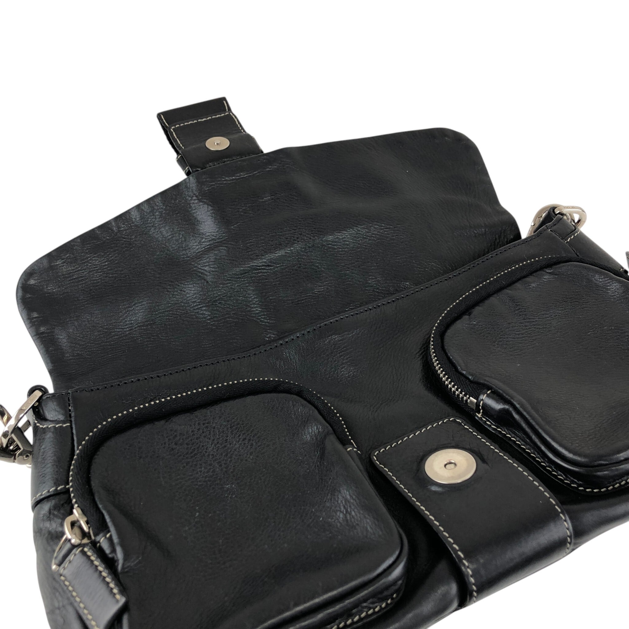 PRADA プラダ ショルダーバッグ ブラック フロントバックル レザー