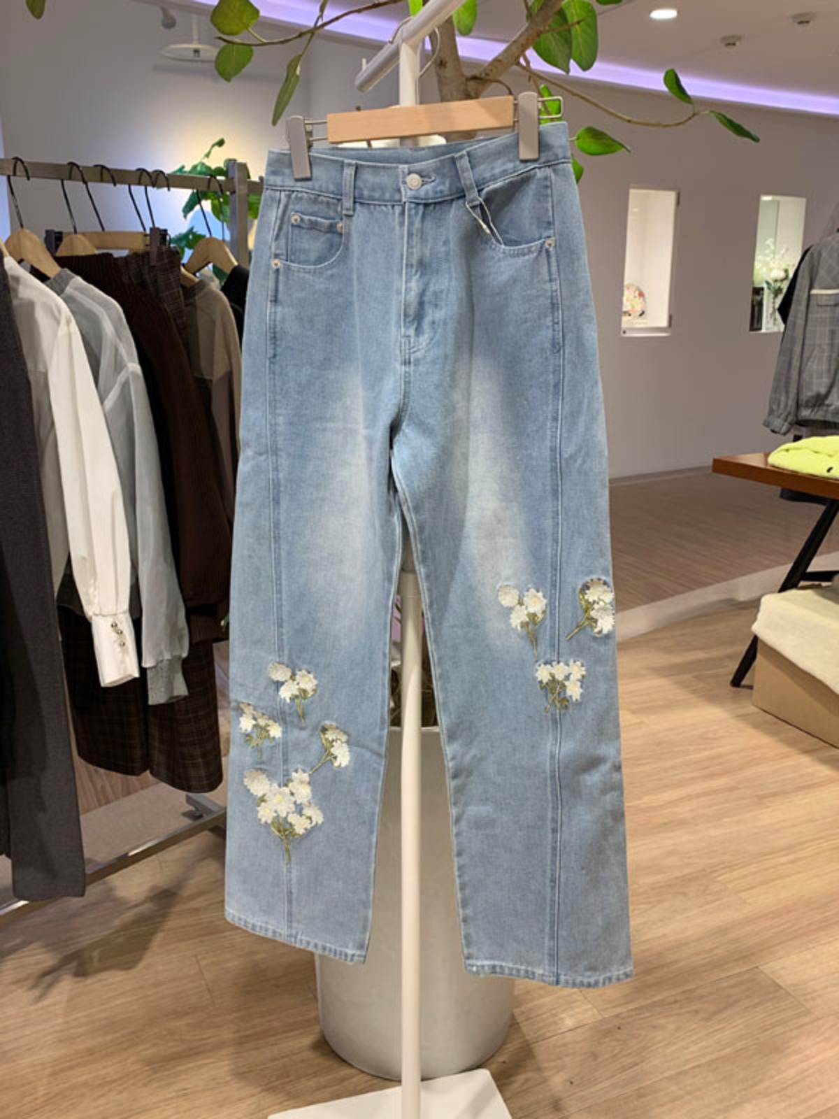 フラワー刺繍デニムパンツ［Color:ライトブルー］［Size:Sサイズ］通常 