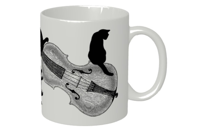 バイオリンと黒猫のマグカップ