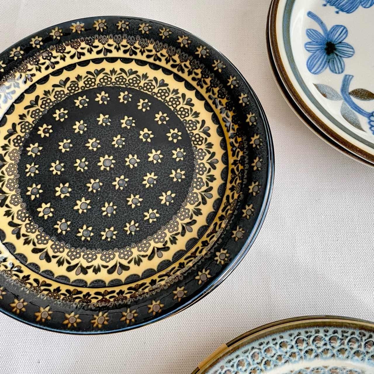 美濃焼 Clasico プレートL 黒|23.5cm 花柄 エスニック レトロ フラワー 中皿