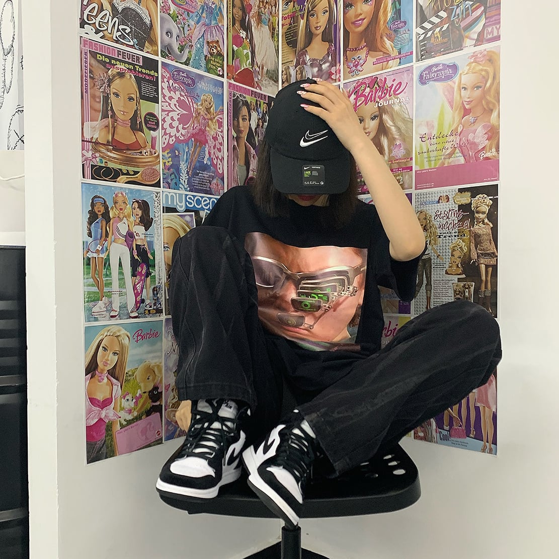 【新作】【送料無料】 ゆったりとした男性と女性のパーソナライズされたニッチな汚れのあるストレートレッグカップルジーンズタイダイ不規則なダメージ加工 0318932801633