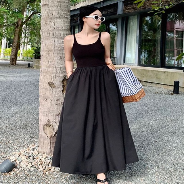 【送料無料】 ロングワンピ マキシ 大きい ノースリーブ キャミソール タンクトップ Uネック Aライン フレア プルオーバー 薄手生地 エレガント 可愛い 大人可愛い きれいめ シンプル カジュアル シック コンサバ 華やか 大人 上品 おしゃれ お洒落 主役級 こなれ感 高見え ガーリー 無地 夏 レディース 女性用 ママ 30代 40代 デート お出かけ 女子会 お呼ばれ 休日 お茶会 授業参観 着回し 普段使い ファッション コーデ スタイル 楽ちん 体型カバー 脚長 定番 着痩せ 垢抜け