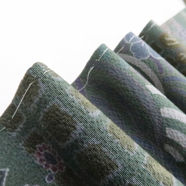 新品 前田仁仙 落款 着物 正絹 仕付け糸付“さり気なく個性を 新品 前田仁仙 落款 着物 正絹 仕付け糸付“さり気なく個性を