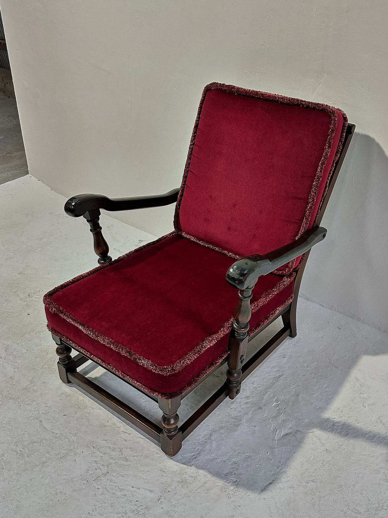 ERCOL アーコール シックな佇まいのイージーチェア