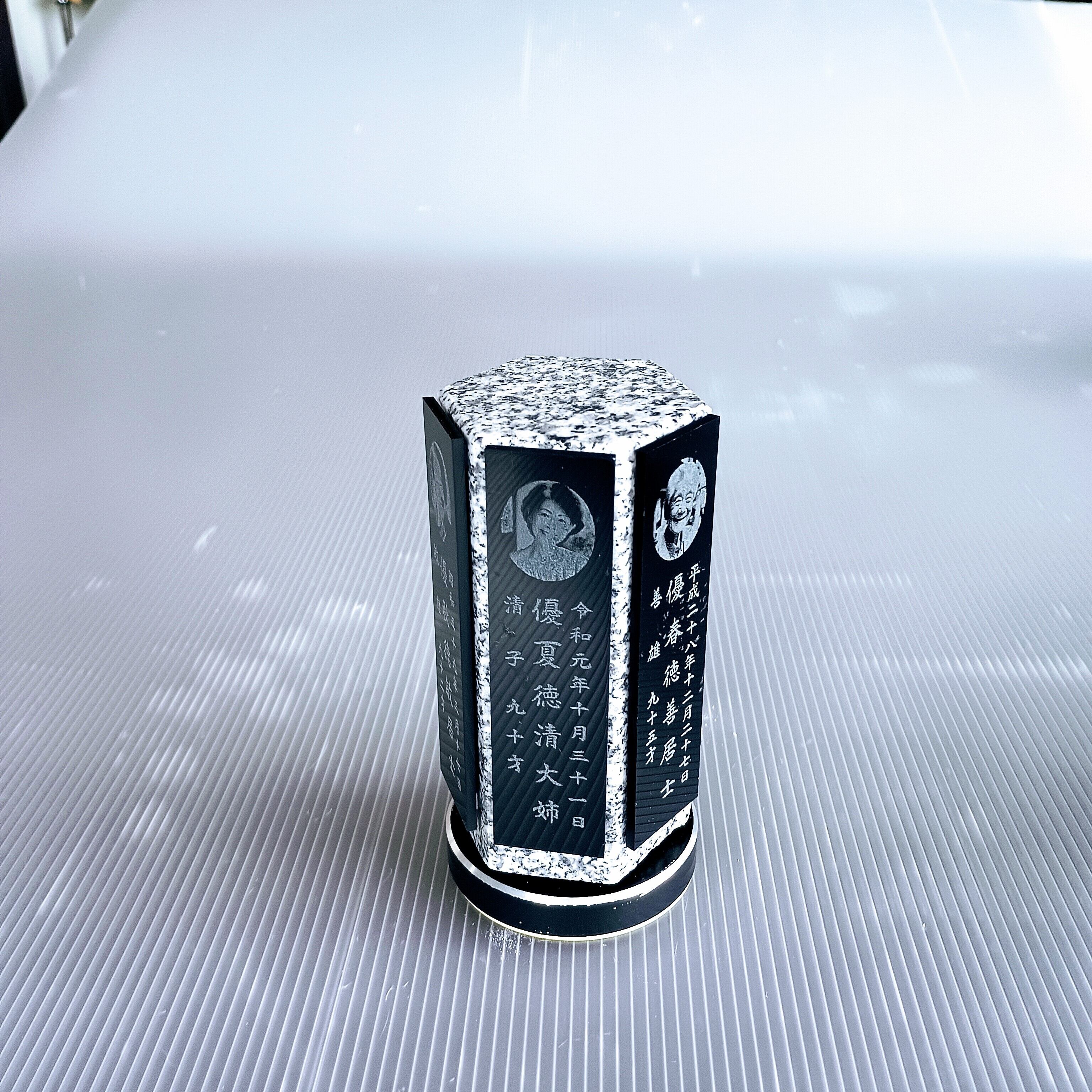 回転位牌 6人用悠想天回 6R60A白 3名様分