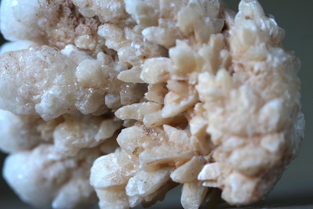 ホワイト アラゴナイト White Aragonite (B)