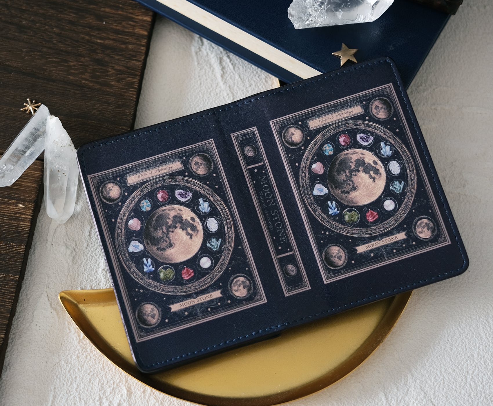 小さな本のような名刺入れ」選べる、星と月と天体柄 | LALA CloveR