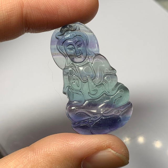 色合いが綺麗な観音様フローライトペンダントトップ