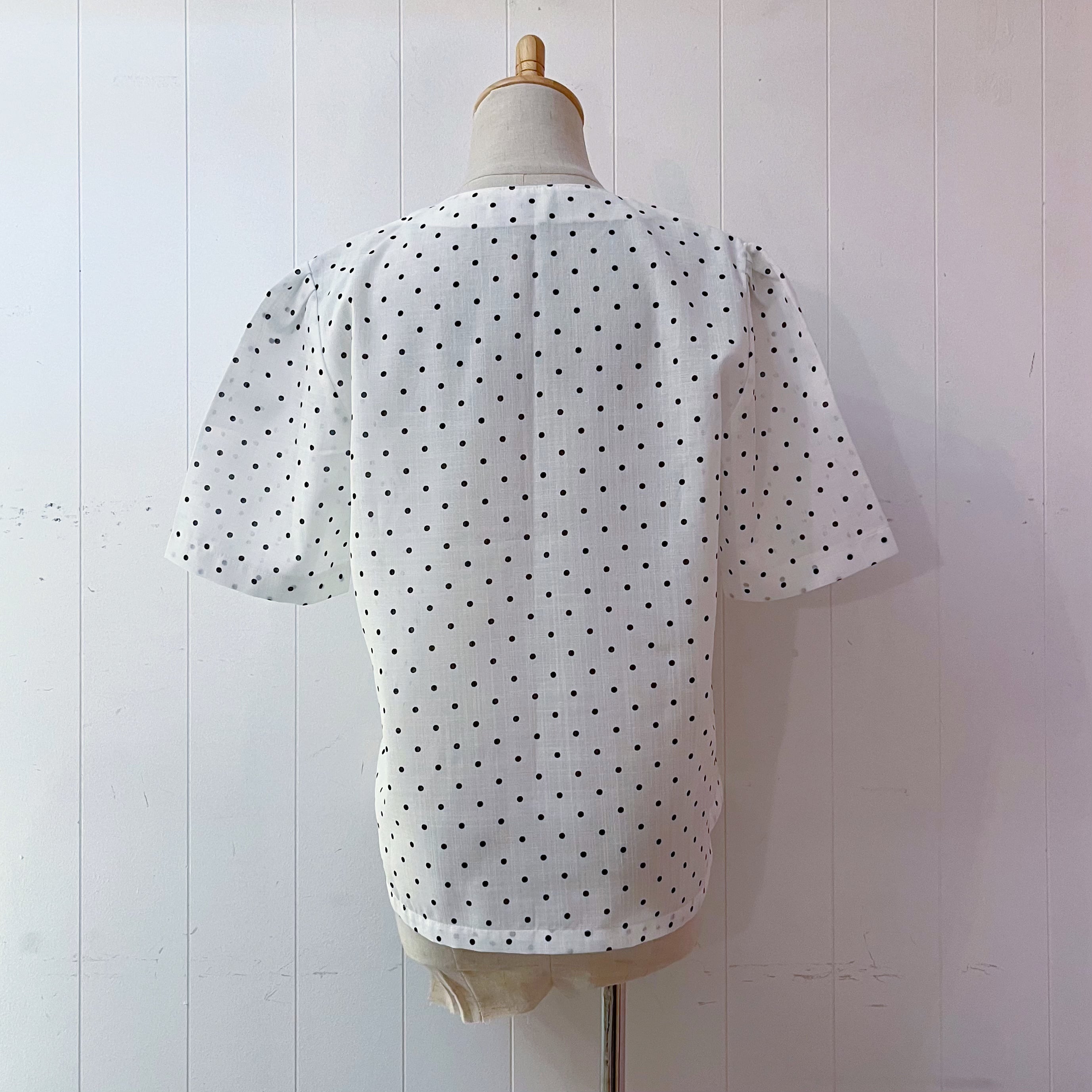 tuck double button dot blouse