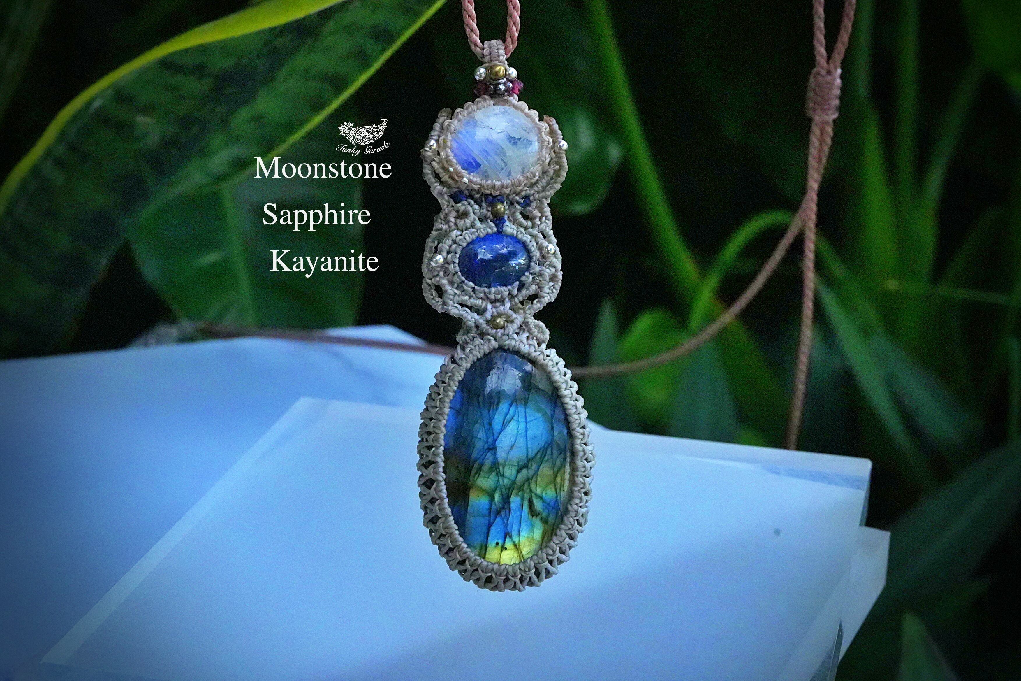 夢の宇宙船★moonstone kyanite★ラブラドライド マクラメネックレス1308