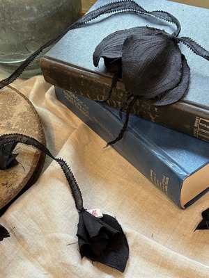 JAMMER | ANEMONE LINEN FLOWER-TIE