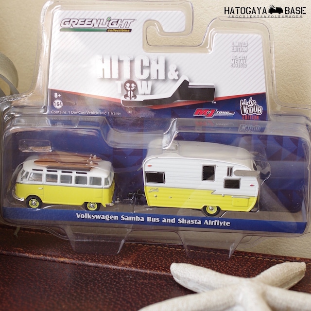 フォルクスワーゲン ミニカー Samba Bus & Shasta Airflyte Hitch & Tow V DUBS 1/64 [GLHTVS04]