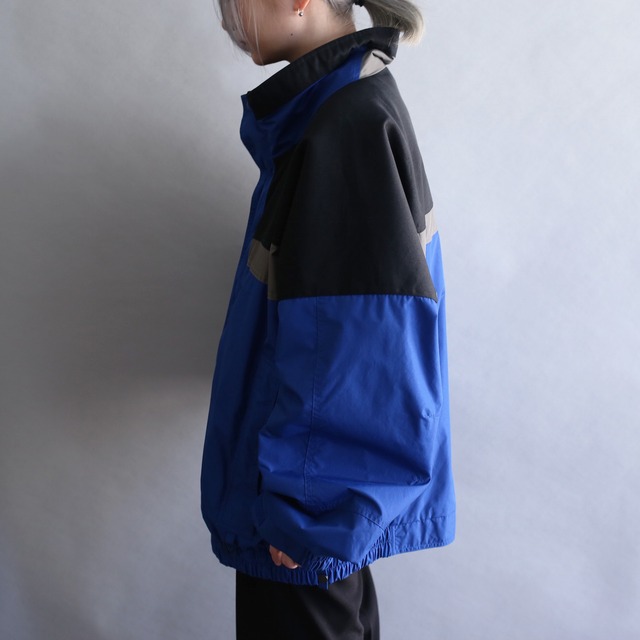 "columbia" big silhouette nylon jacket