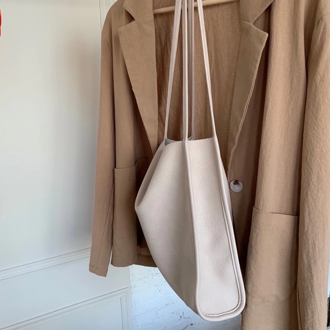 シンプルトートバッグ