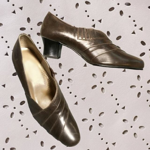 レイヤードパンプス