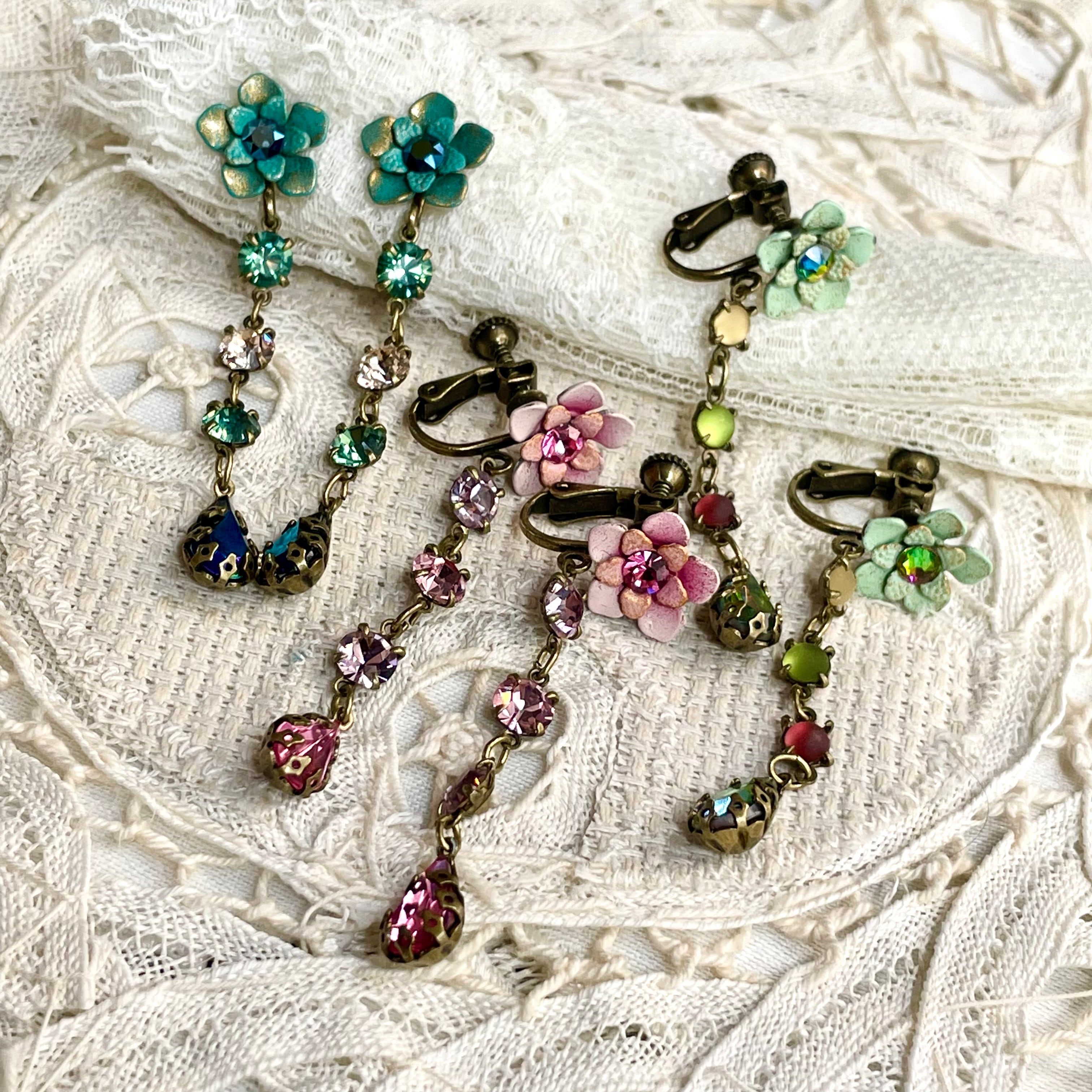 Michal Negrin ミハエルネグリン ゆらゆら 花と4連ビジュー イヤリング