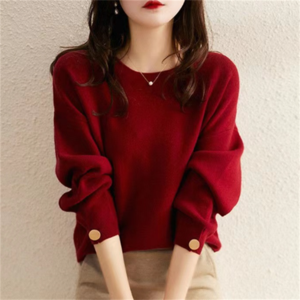 【送料無料】 トップス 3色 セーター 袖あり 長袖 クルーネック プルオーバー ボタン 装飾 かわいい 大人可愛い 大人女子 こなれ感 シンプル カジュアル 大人 上品 おしゃれ お洒落 ラフ コンサバ ヘルシー 無地 30代 40代 レディース 女性用 ママ デート お出かけ お茶会 女子会 休日 オフィス 着回し プチプライス カラバリ デイリーユース 普段使い オルチャン ファッション 楽ちん 定番アイテム 着痩せ   垢抜け M L ゆる ブラック ブルー ワインカラー