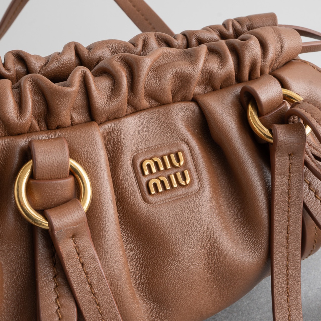 ミュウミュウ ジョワ ミニ ショルダーバッグ ブラウン レザー