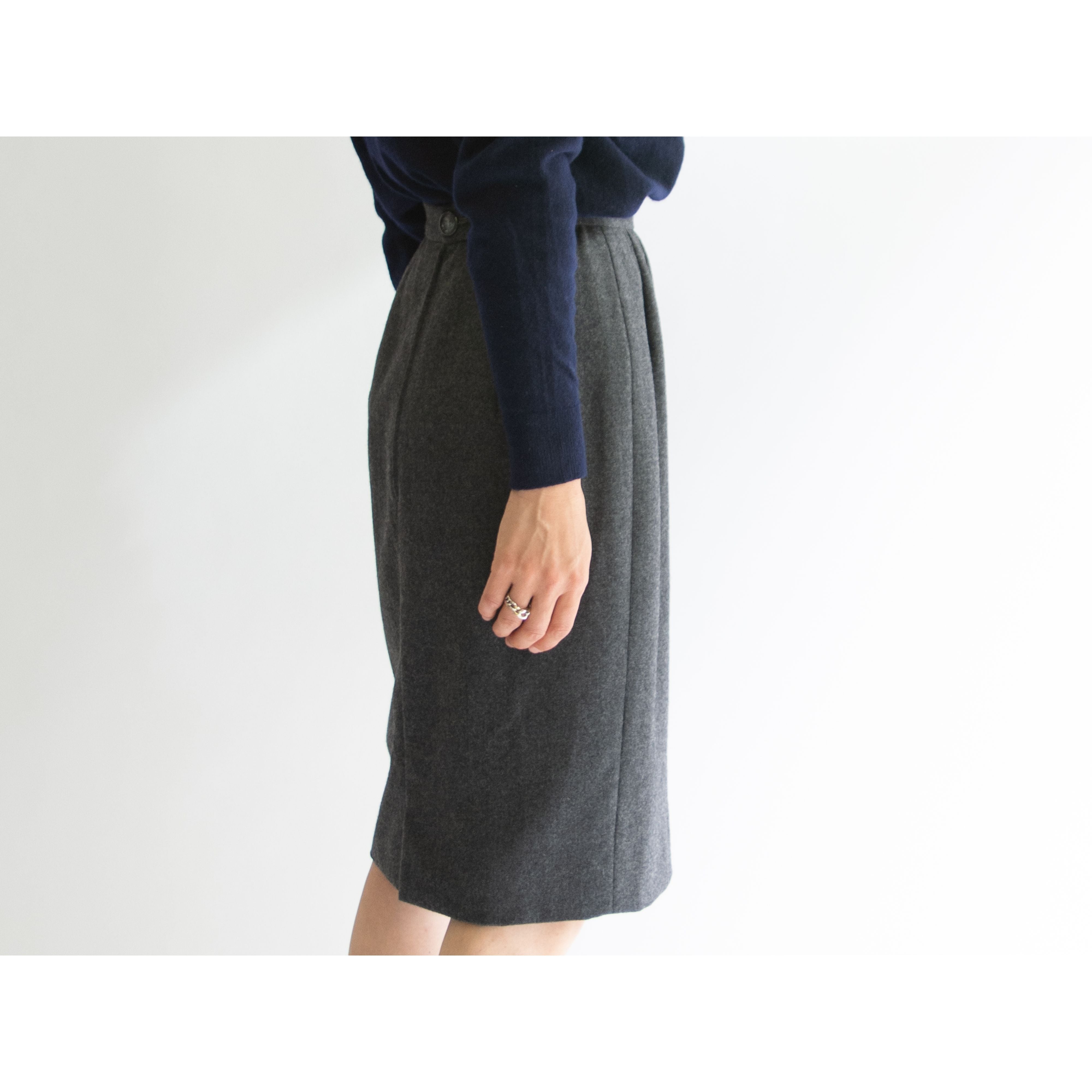 【valentino garavani BOUTIQUE】Made in Italy Wool 2tuck Skirt（ヴァレンティノガラヴァーニ  イタリア製ツータックウールスカート） | MASCOT/E powered by BASE