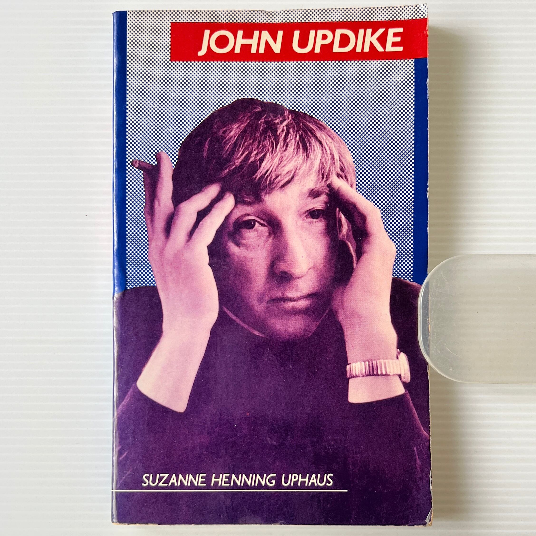 John Updike <Modern Literature Monographs> / Suzanne Henning Uphaus / Frederick Ungar Publishing Co.