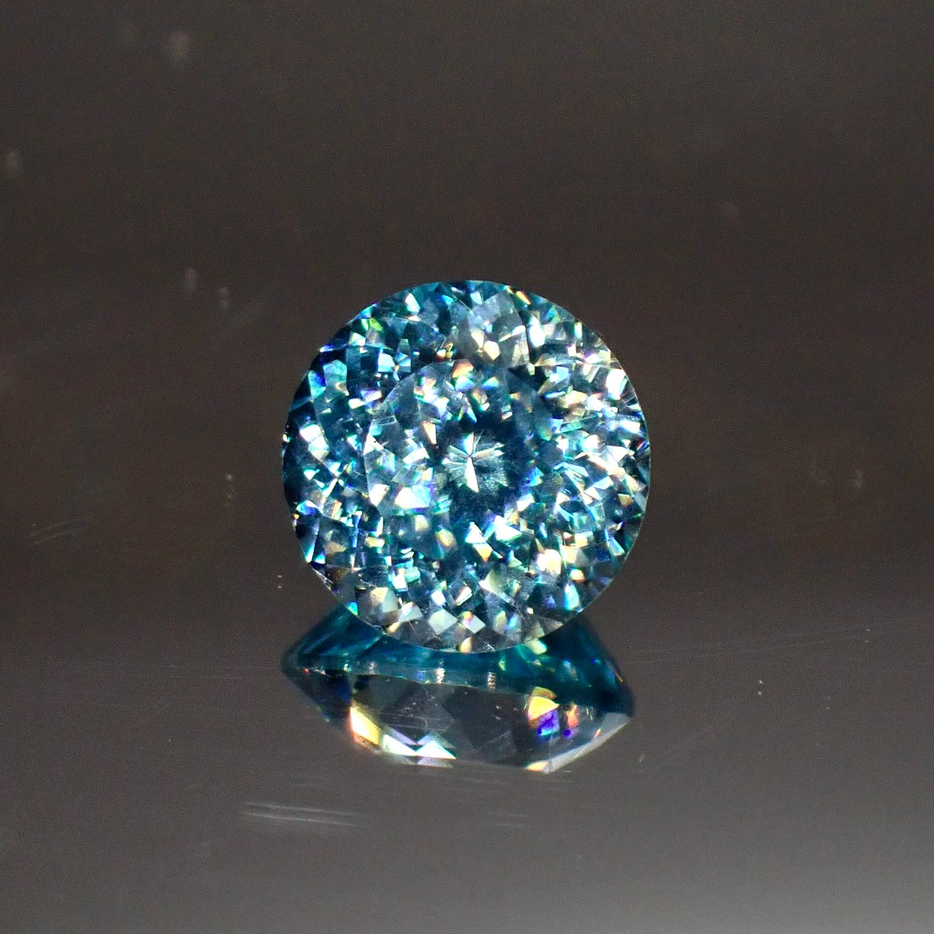 【Bright Brilliant Cut™️ “160 Facets” 】光を極める、究極の輝き 1.7ct 天然 ブルージルコン